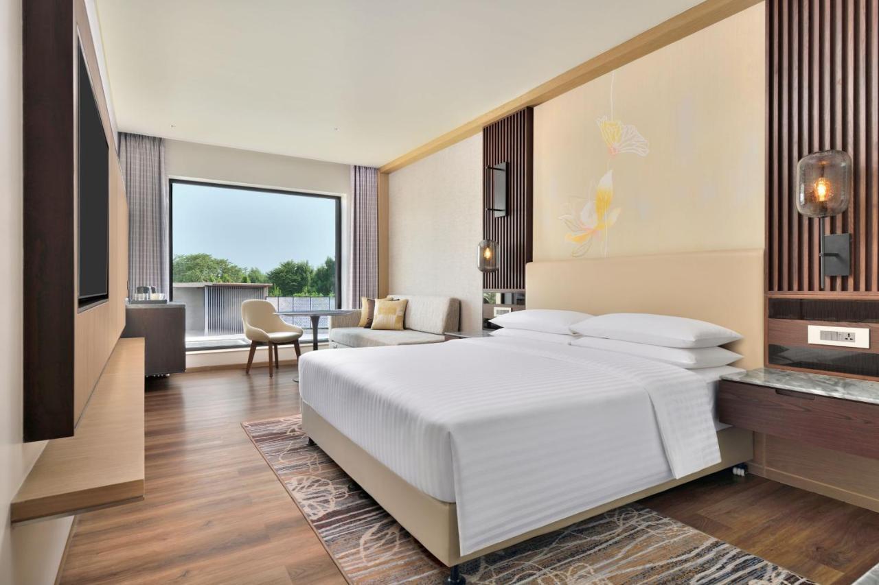 Courtyard By Marriott Gorakhpur Hotel Exterior photo